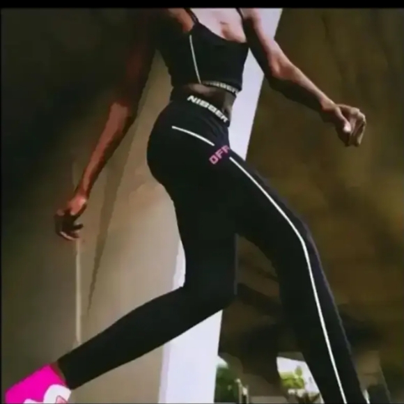 SPORTS BRA n STRETCH PANTS...2-pc .. OFF WHITE. Set .... New . S-M-L - - Picture 4 of 9